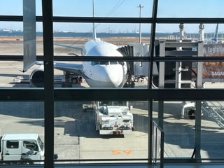 230110羽田乗る飛行機 